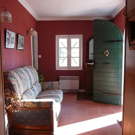 Maison Charmante A Avec Terrasse Et Jardin, Animaux Acceptes Semesterbostad